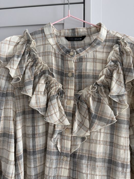 Блуза жіноча ZARA,з рюшами