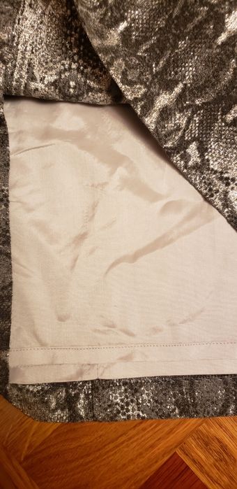 Жіноча спідниця   .