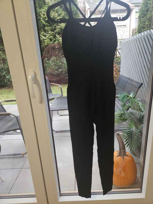 Damski czarny kombinezon