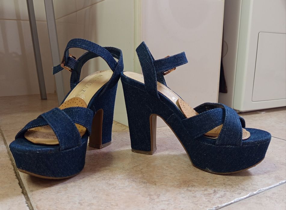 Sandálias de senhora