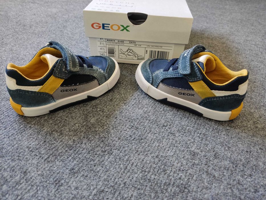 Sapatilhas Geox tamanho 21