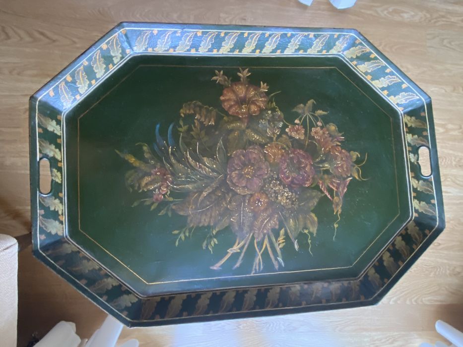 Mesa Tabuleiro com pés vintage pintada à mão