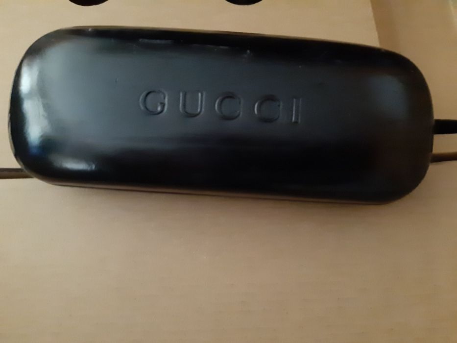 Estojo de óculos Gucci em couro preto
