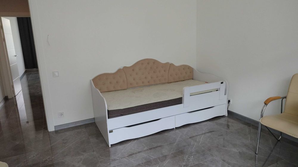 Продається сучасний будинок у котеджному містечку с. Гнідин