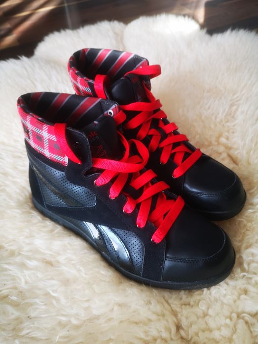 Buty Reebok damskie Ładne Wysokie Czarne rozm. 39 stan jak nowe !!!