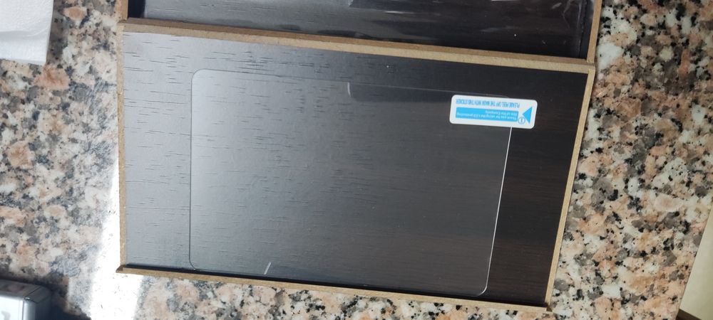 Protetores de ecrã e traseira de PSVita 1000.