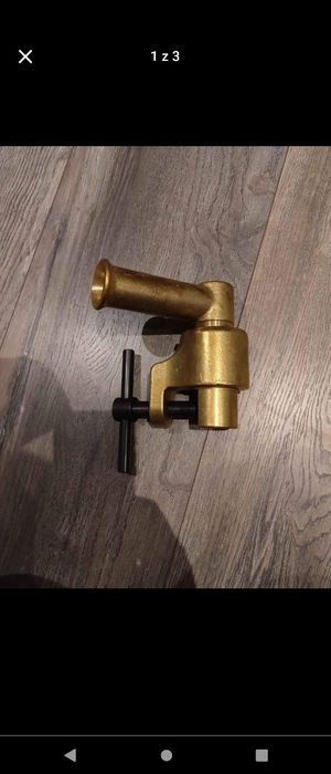 Obrotowe przyłącze masy