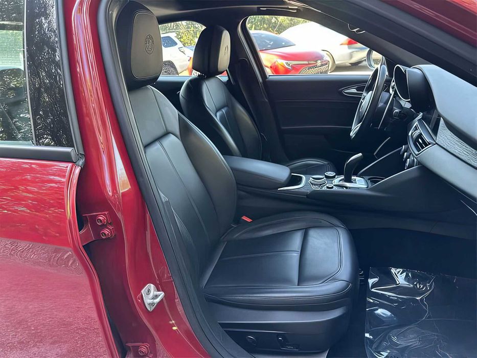 Alfa Romeo Giulia      2023