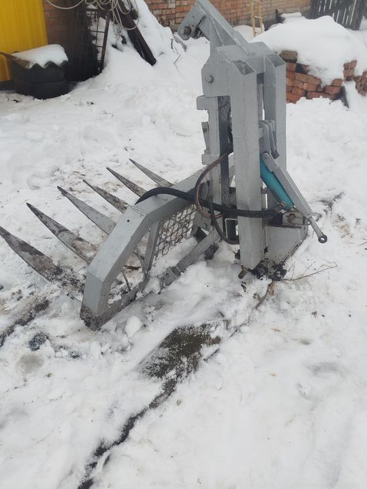 Продам погрузчик, розкидач, на навісне