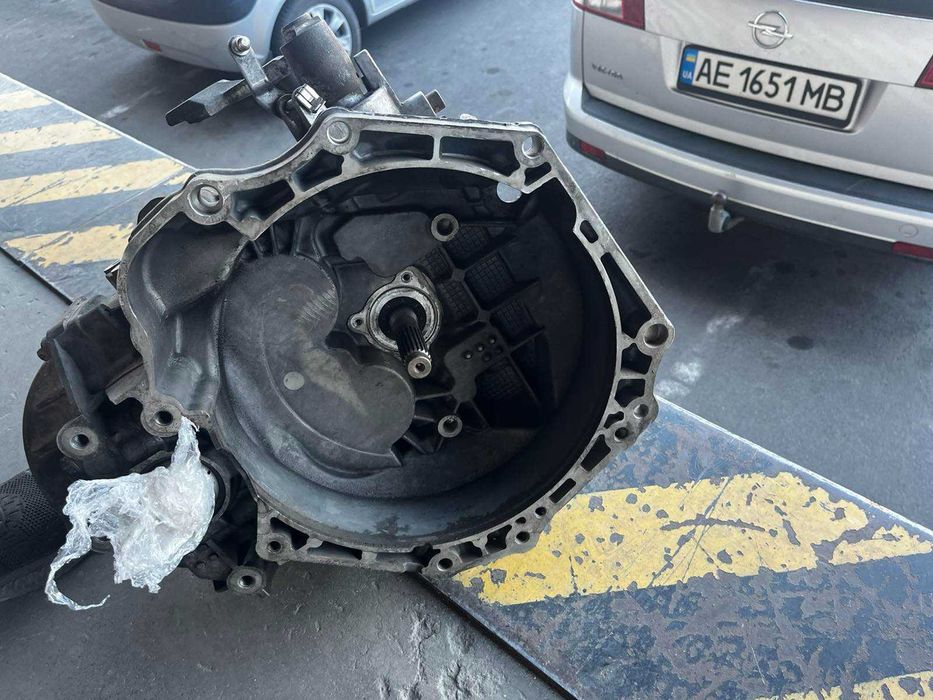 МКПП (механічна коробка перемикання передач) 6-ступка