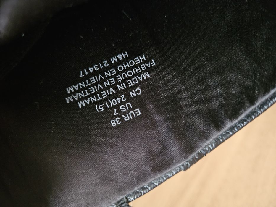 Czarne botki na obcasie 38