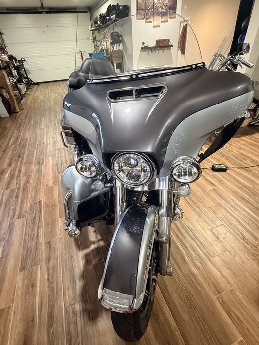Harley Davidson Ultra glide 103