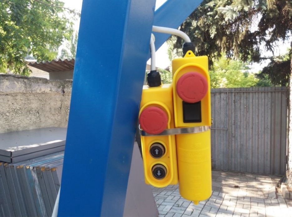 Оренда Кран "у вікно" г/п до 300 кг, кран «Піонер»