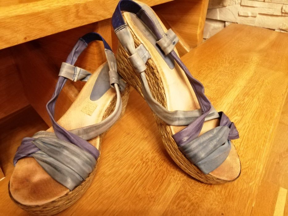 Sandałki skórzane, włoskie, r. 40