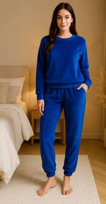 Костюм жіночий велюровий