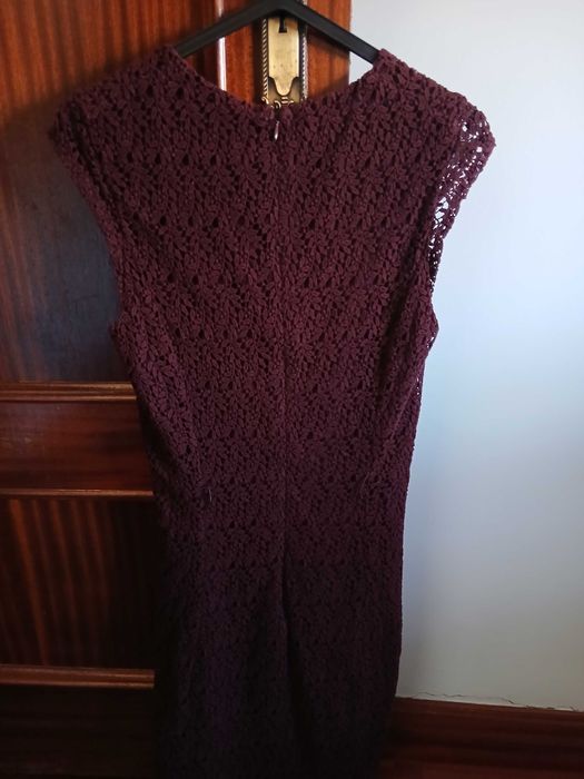 Vestido em Crochê Bordeaux Marca Mango