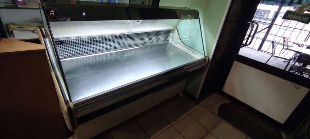 Холодильна вітрина