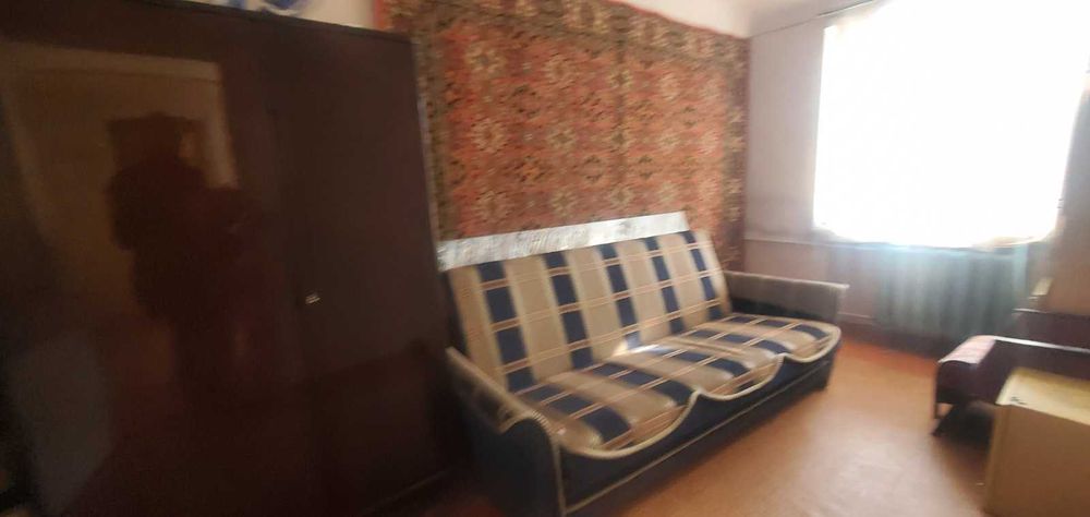 продам 2комн квартиру возле ЗНУ