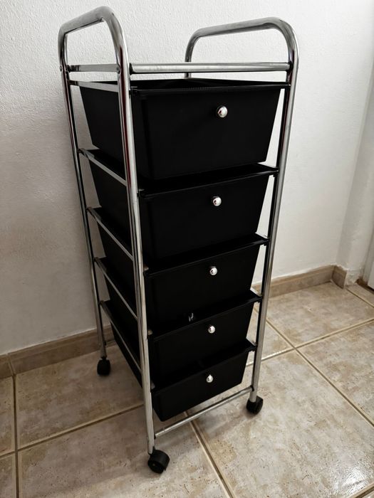 Carrinho de arrumação