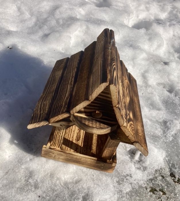 Karmnik dla ptakow opalany