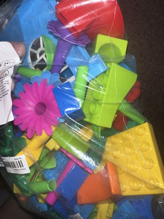 Столик і стільчик з констуктором