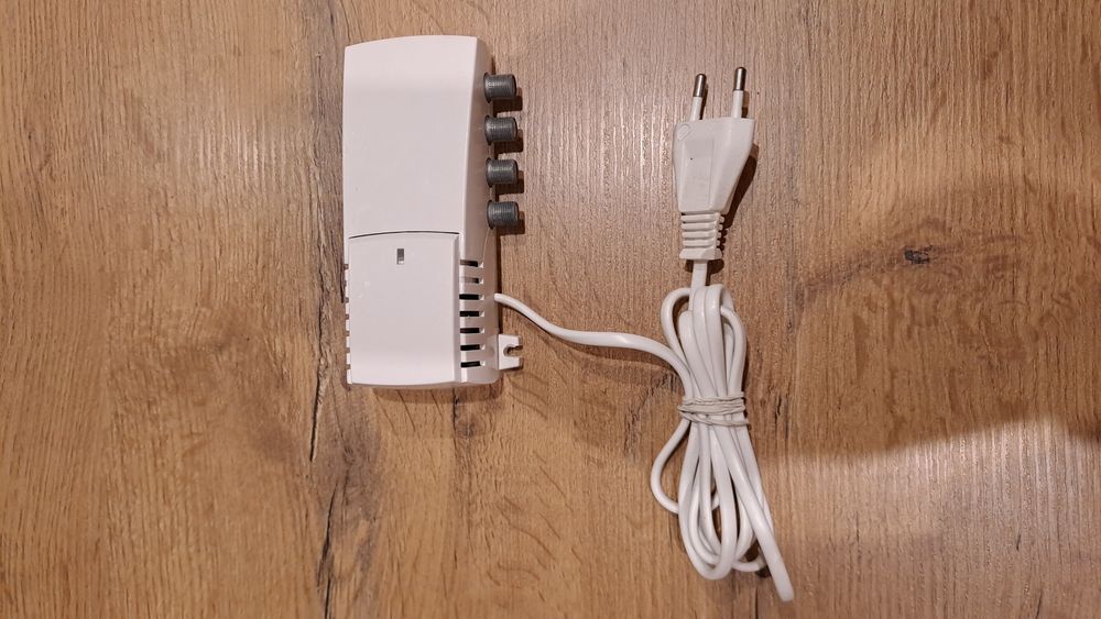 Wzmacniacz antenowy Terra HS016