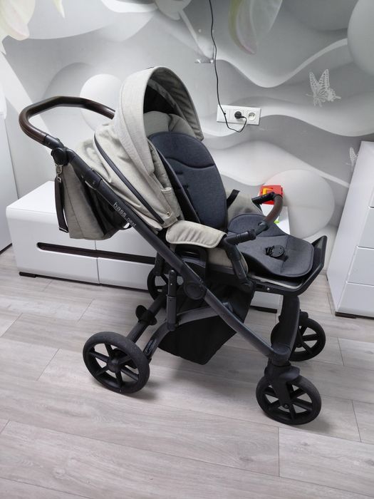 Продам коляску 2 в 1 Roan Bass Next