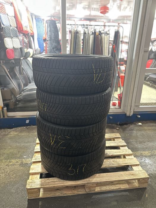 Продам покрышки зима Continental 305/40 R-20