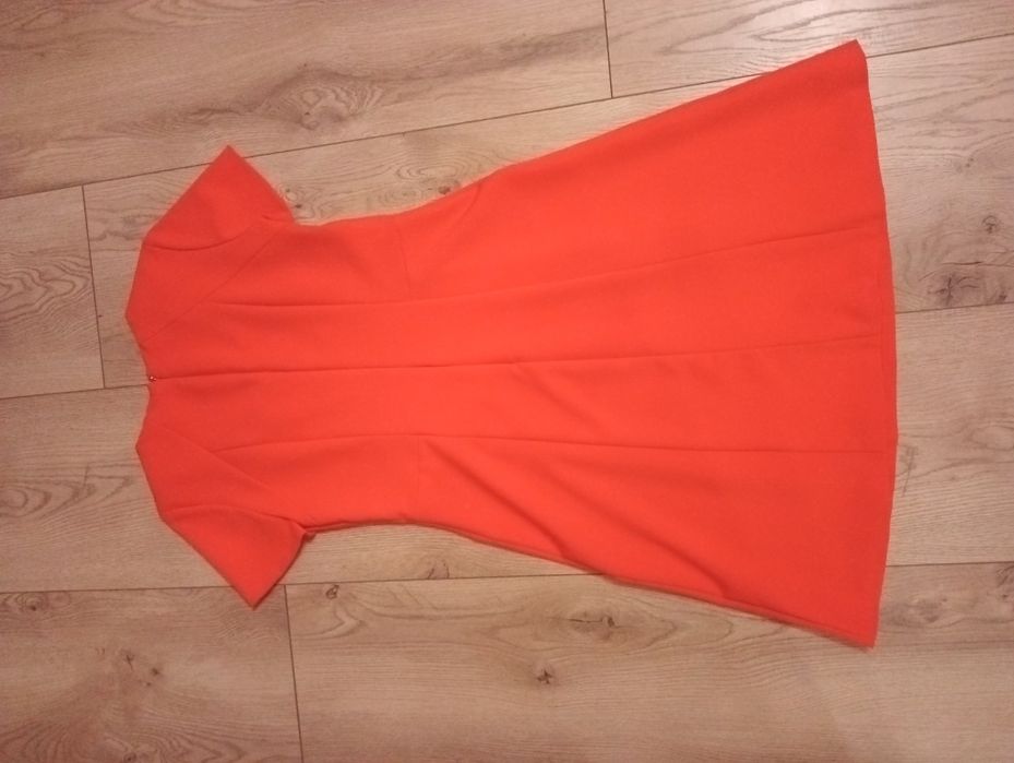 Sukienka damska w czerwonym kolorze