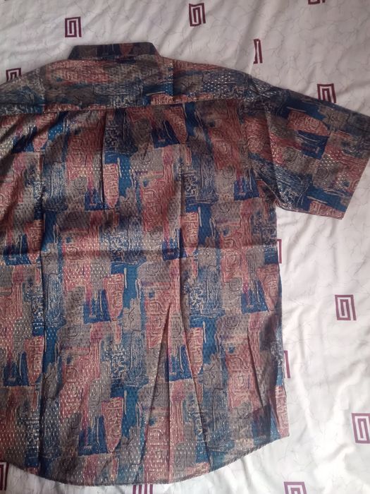 Продаю  новую  рубашку .