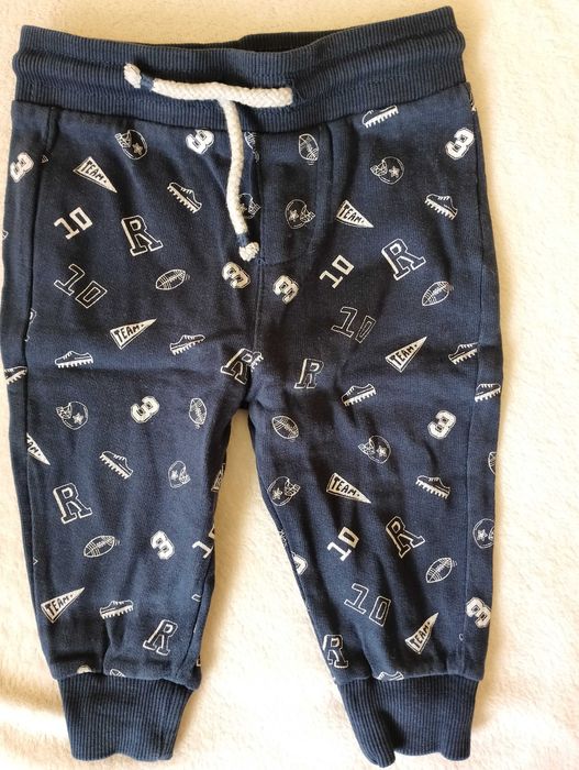 Spodnie chłopięce dresowe dres Reserved r 74