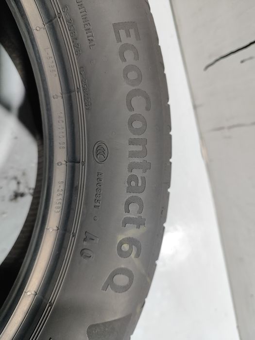 2 pneus semi novos 215-50R18 Continental - Oferta dos Portes