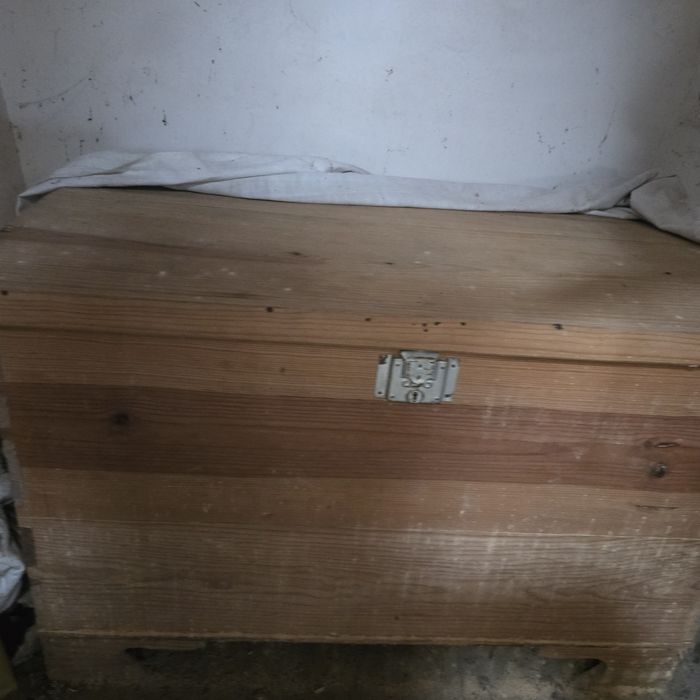 Arcas e baú  antigo