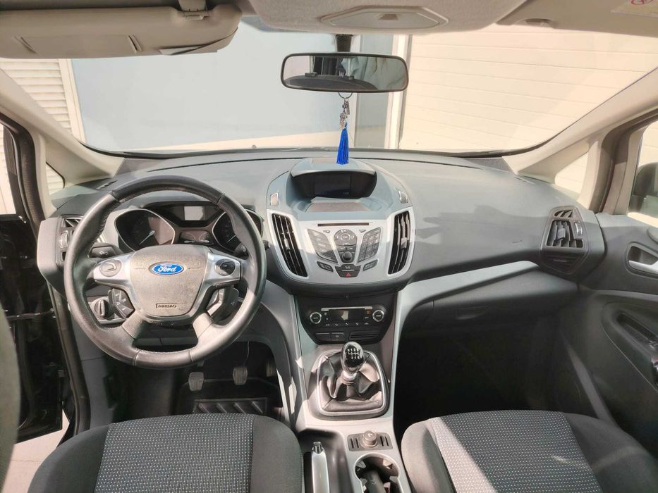 Ford C-Max muito bom estado