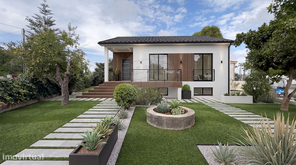 T4 Detached House for Sale