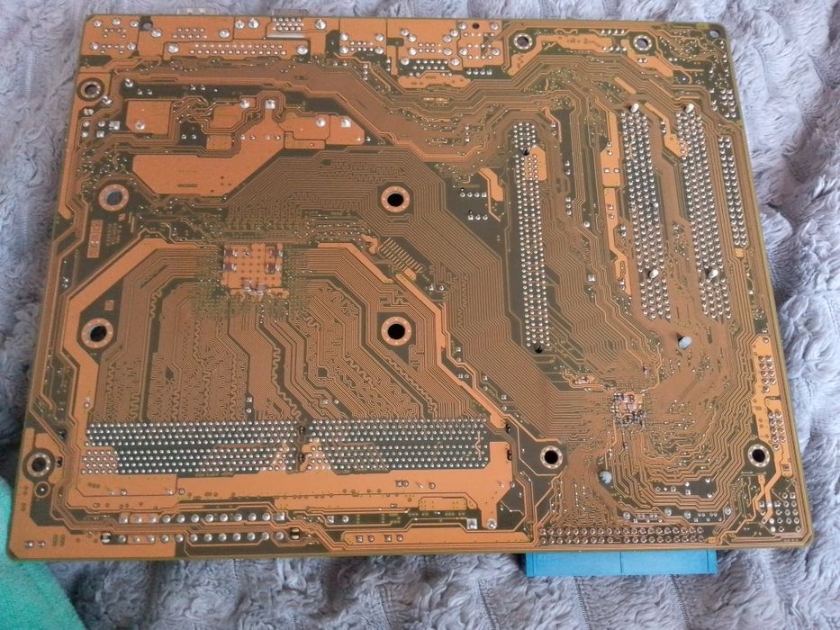 Материнська плата