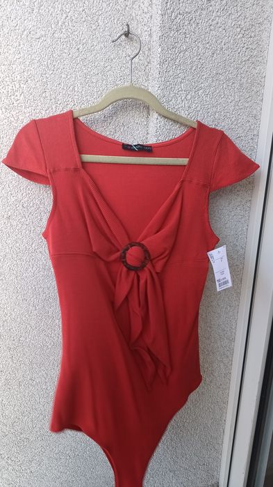 Body czerwone r. M/L, nowe, stan idealny