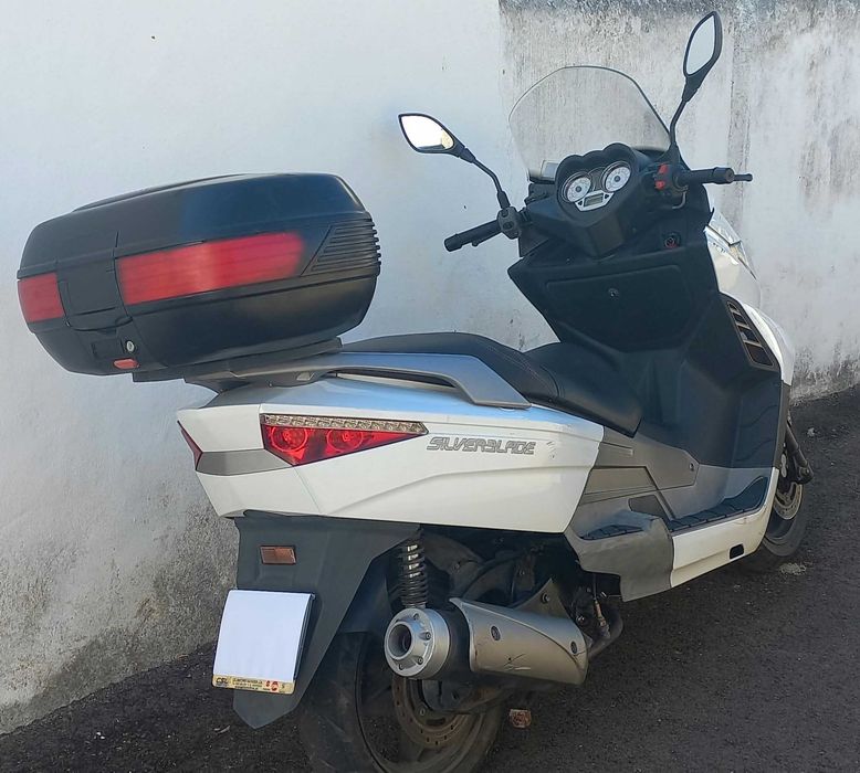 Mota 125cc "KEEWAY"