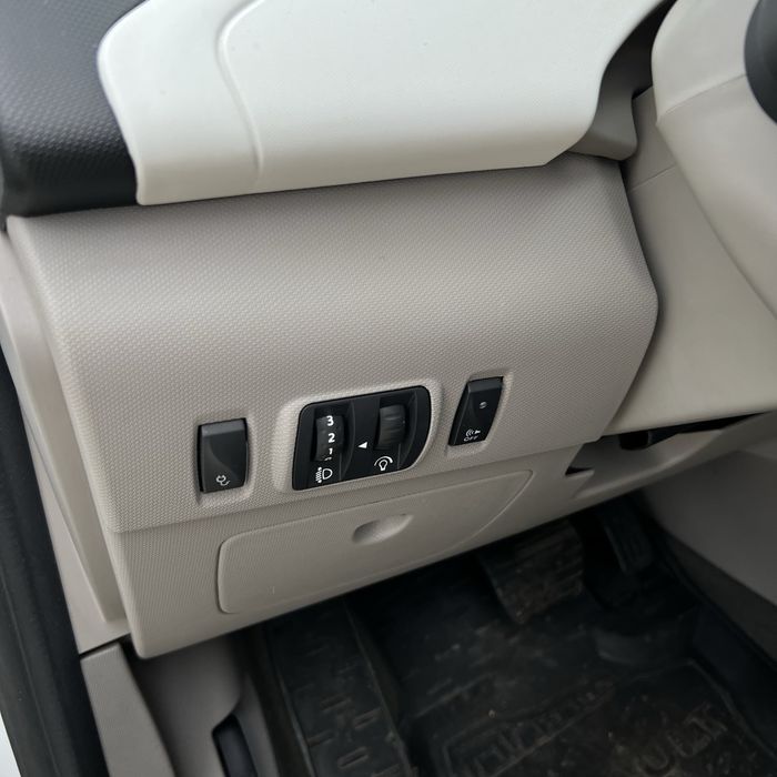 Renault zoe 41 kwt 2019. Запас ходу 300км