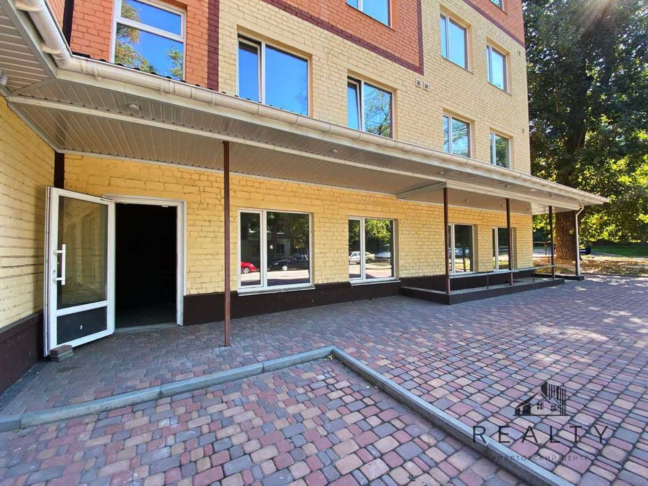 ОРЕНДА ТОРГІВЕЛЬНИХ ПЛОЩ ТА ОФІСІВ. Орендні канікули до 12 місяців.