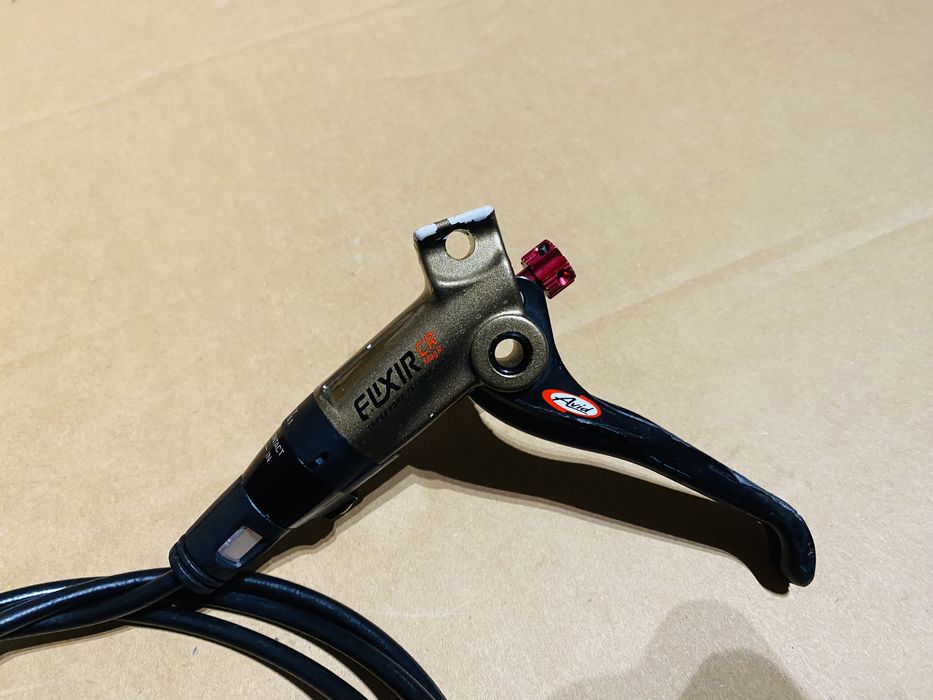 Hamulec hydrauliczny tarczowy AVID ELIXIR CR Mag R CARBON Klamka 150cm