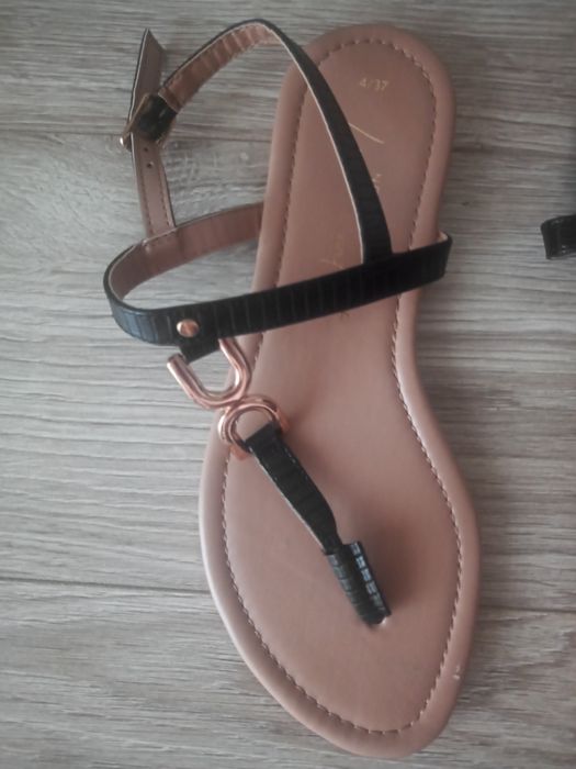Nowe sandały damskie