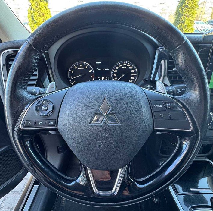 Mitsubishi Outlander 2017 Офіціал