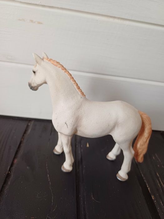 Колекційний кінь Schleich лузитанської породи лошадь кобила