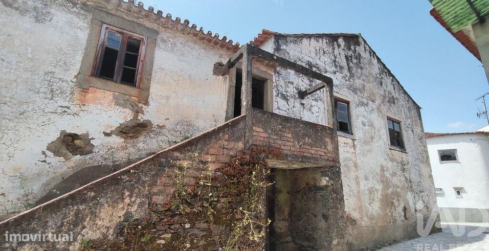 Casa / Villa T4 em Castanheira de Pêra e Coentral de 286,00 m2