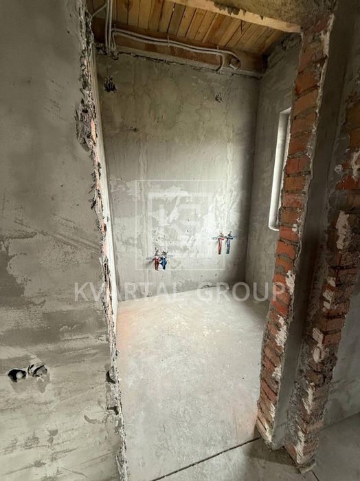 Будинок з власним воходом до річки! Частковий ремонт!