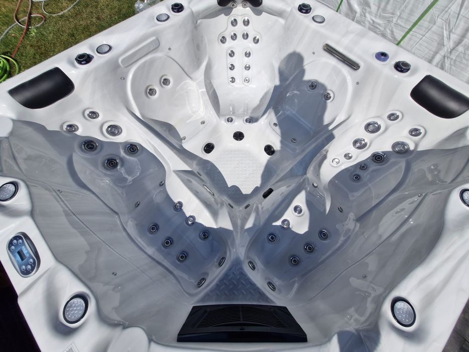 Jacuzzi ogrodowe, wanna, spa Balboa  5 osobowe