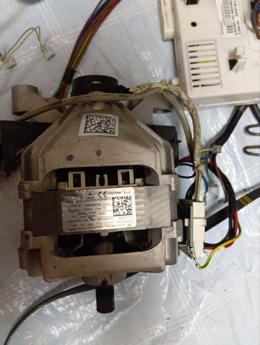 Продам запчастини до спіральної машинки Indesitt