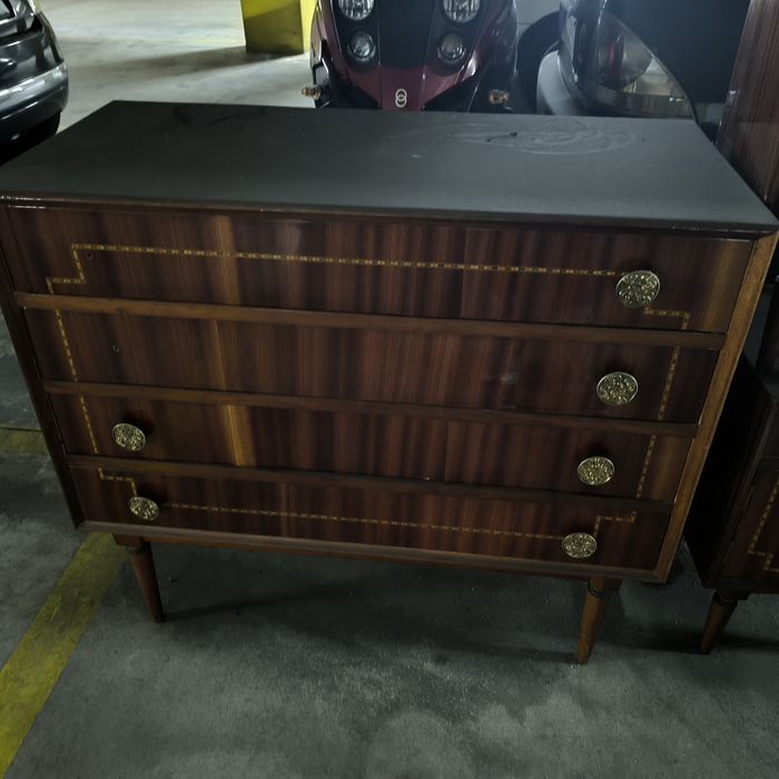 Camiseiro vintage  muito bonito