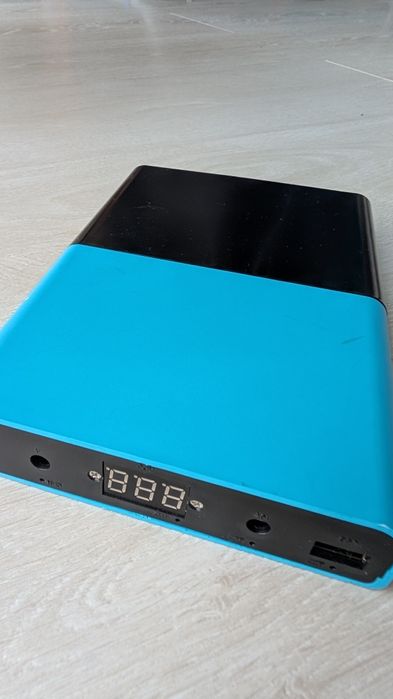 DIY Powerbank 12x18650 повербанк для ноута, роутера, телефона, LED